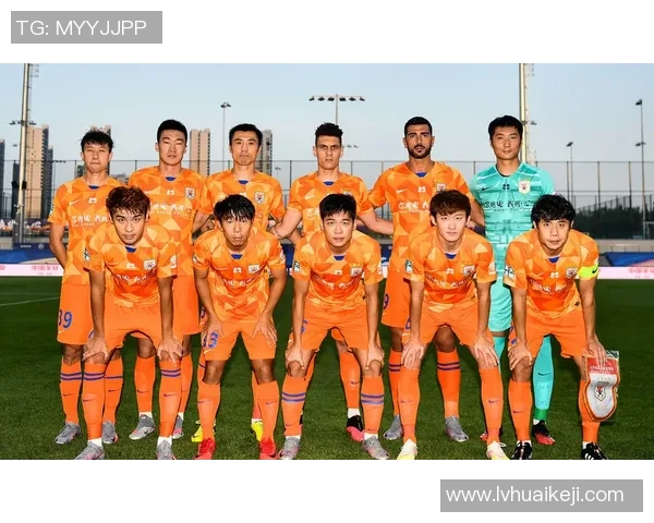 济南鲁能足球展现新风采努力拼搏追逐更高荣誉与梦想